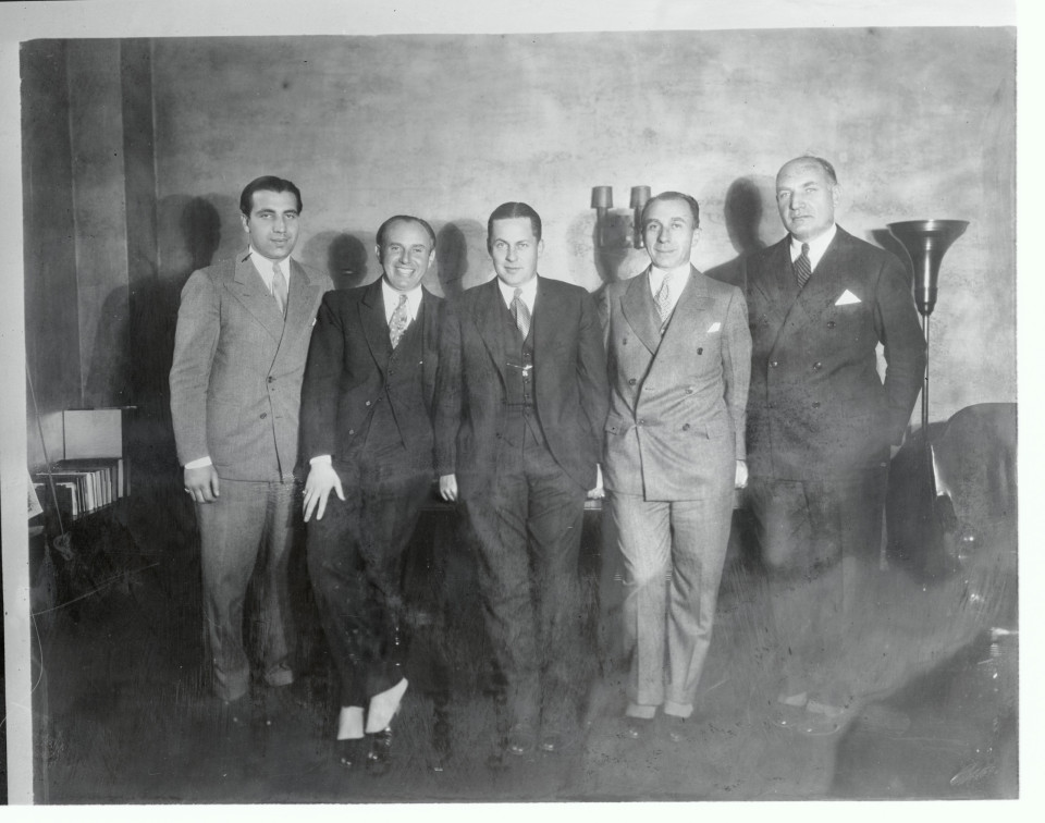 영화계 거물, 워너 브라더스와 그들의 사업 100주년, 시보드 블로그