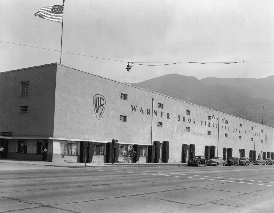 영화계 거물, 워너 브라더스와 그들의 사업 100주년, 시보드 블로그