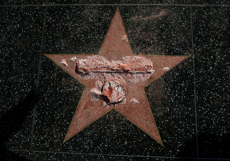 할리우드 명예의 거리에서 가장 많이 훼손당한 스타의 별은?, 시보드 블로그