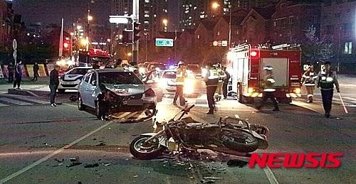 전주서 승용차-오토바이 충돌…1명 사망