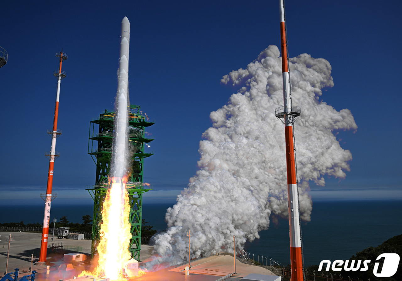 [누리호성공]세계 7번째 위성 수송능력…韓 '우주 독립' 달성